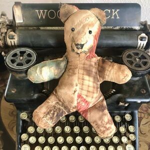 Teddybear / VINTAGE Handmade / Tatty Quilt Bear